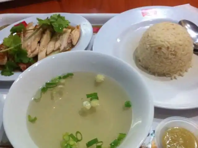 Gambar Makanan Singapore Hainanese Chicken Rice 11