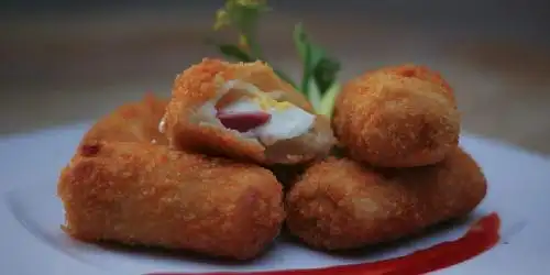 Risoles Maknyusss, Batu Layar