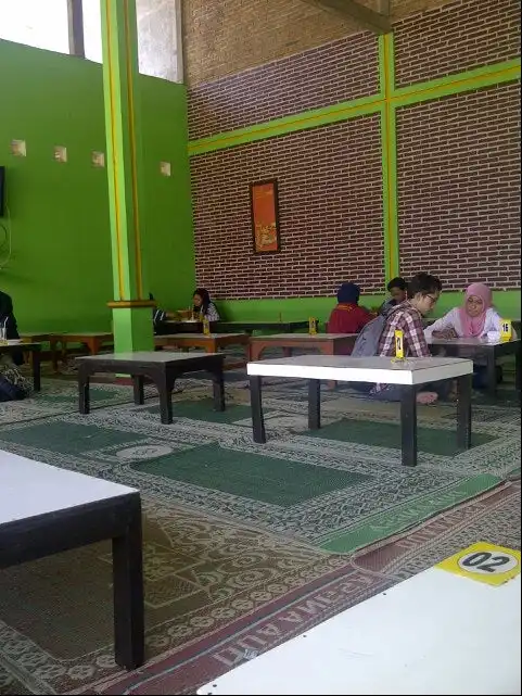 Warung Lesehan 50:50