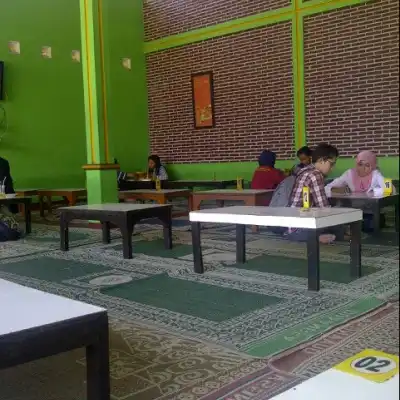 Warung Lesehan 50:50