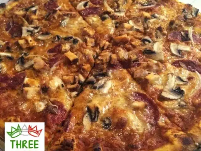 Gambar Makanan Three Kings Pizza 18