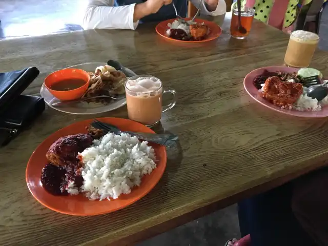 Kedai nasi lemak kg.darat