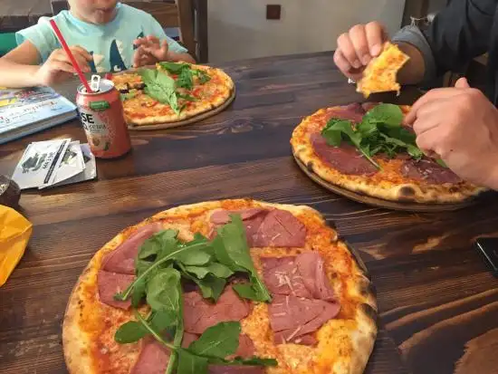 Fornello Pizzeria'nin yemek ve ambiyans fotoğrafları 7