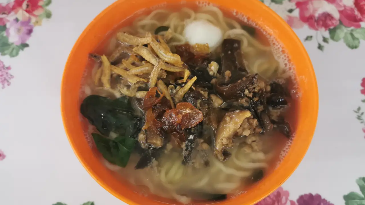 PY pan mee noodles house