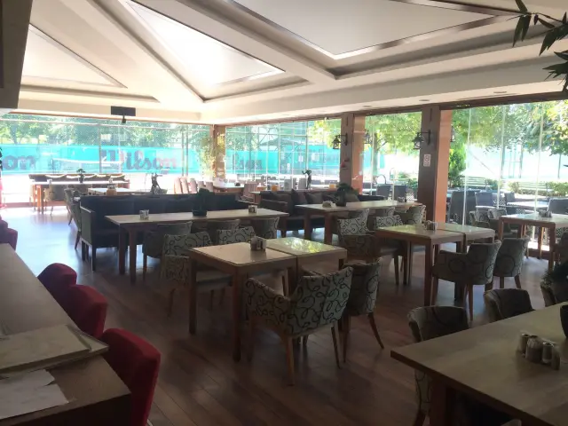 Pardi Cafe & Restaurant'nin yemek ve ambiyans fotoğrafları 1