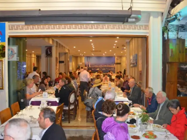Kartallar Mavi Nokta Balık Restaurant'nin yemek ve ambiyans fotoğrafları 3