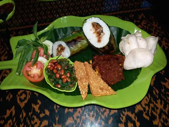 Gambar Makanan Bale Bengong Family Resto 9