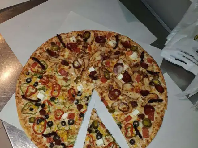 MH Pizza & Döner'nin yemek ve ambiyans fotoğrafları 16