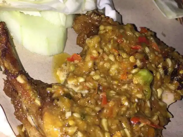 Gambar Makanan Ayam Gepuk Sambal Bawang Pak Gembus 15