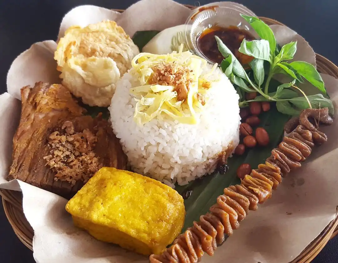 Nasi Uduk Mayjen Sungkono