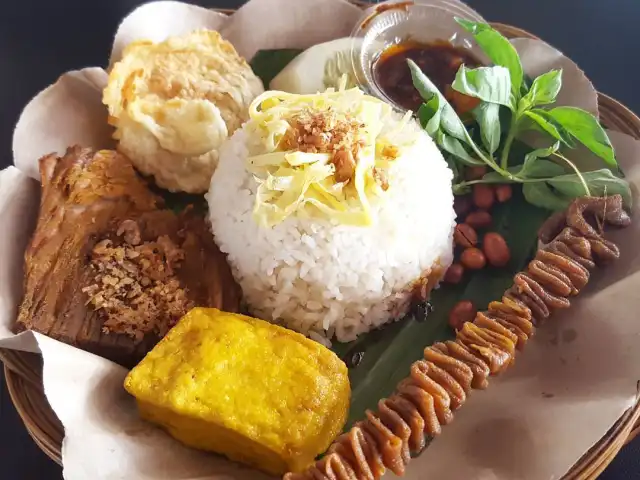 Nasi Uduk Mayjen Sungkono