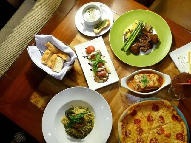 La Gondola - Waterfront Cebu City Hotel & Casino Food Photo 10