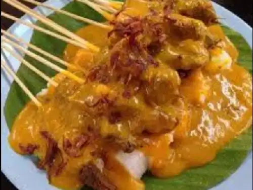 Sate Padang Mananti Keluarga