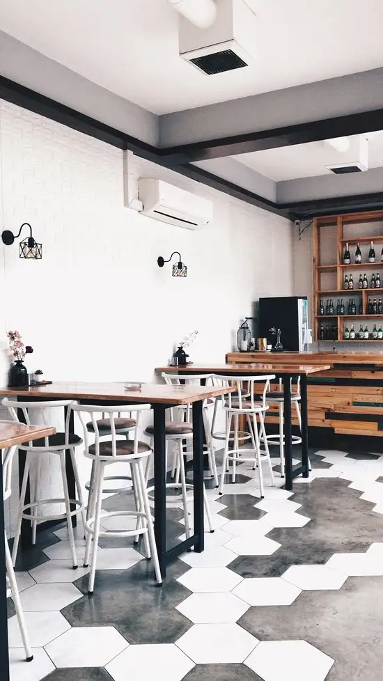 Gambar Makanan Hideout Cafe and Lounge 6