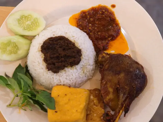 Gambar Makanan Pak Qomar - Bebek & Ayam Goreng 10