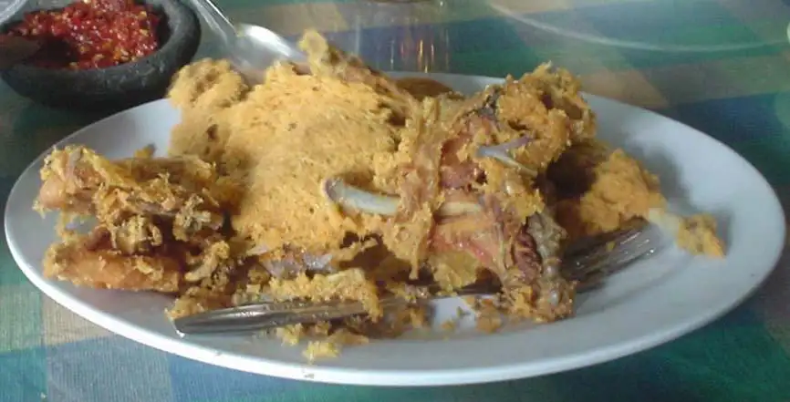 Gambar Makanan Ayam Goreng Suharti 9