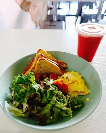 Raw Juicery + Eatery