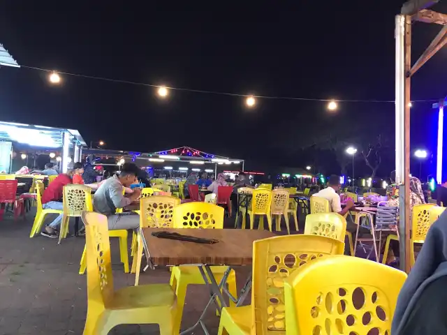 Medan Selera Tepian Pantai Pontian Food Photo 3