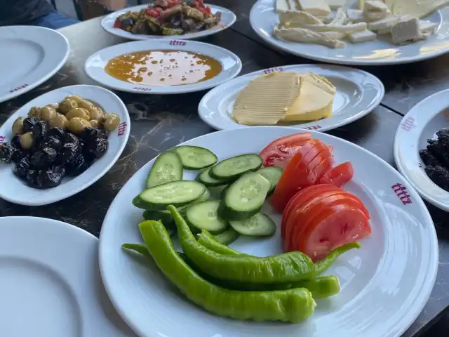 Titiz Pastanesi Ünalan'nin yemek ve ambiyans fotoğrafları 1