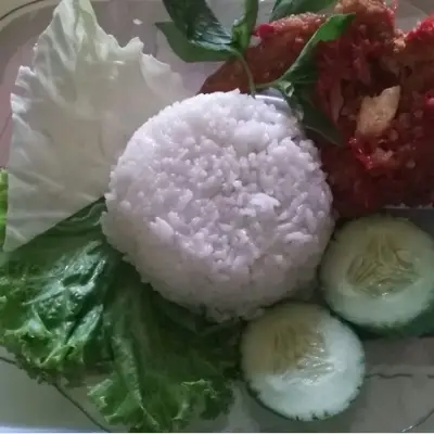 Ayam Geprek Daffandra, Taman