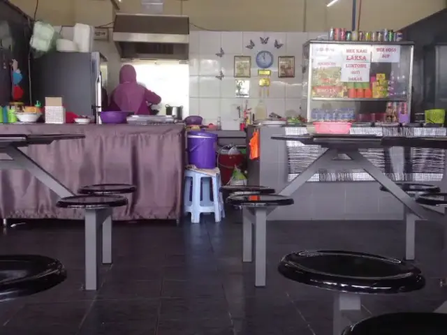 Elynna Cafe - Medan Selera