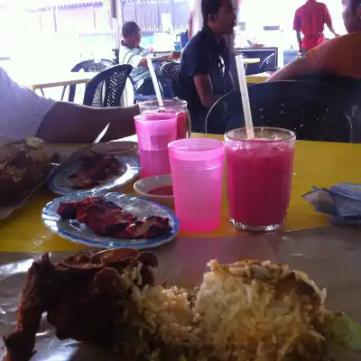 izi Nasi Kukus & Cendol Pulut Tapai