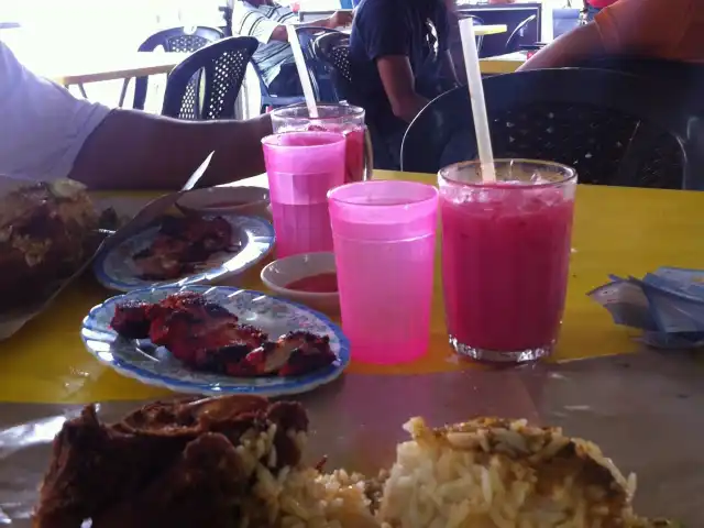 izi Nasi Kukus & Cendol Pulut Tapai