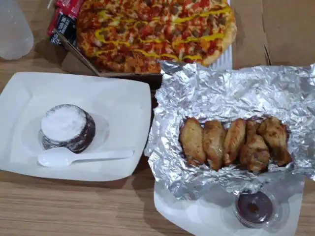 Gambar Makanan Domino's Pizza 8