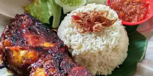 Ayam Bakar Podomoro Pondok Bambu, Pahlawan Revolusi