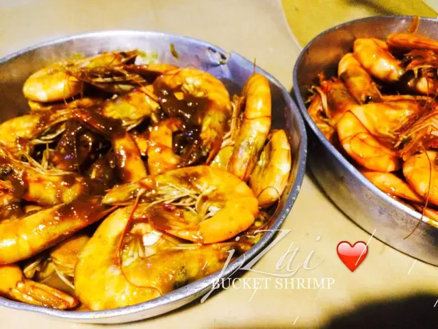 Bucket Shrimps Food Photo 6
