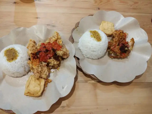 Gambar Makanan Ayam Geprek Kak Rose 4