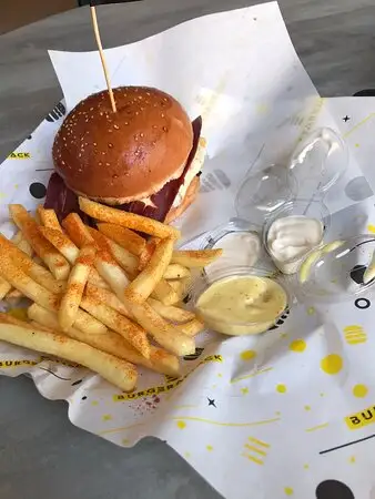 Burger Attack'nin yemek ve ambiyans fotoğrafları 1