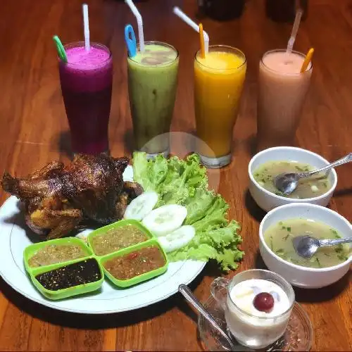 Gambar Makanan Ayam Panggang Guling Marquita, Marpoyan Damai 6