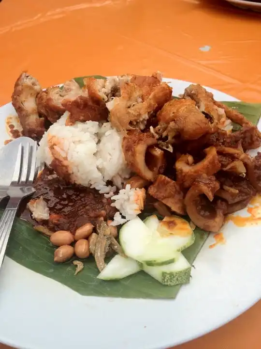 Nasi Lemak Famous Food Photo 14