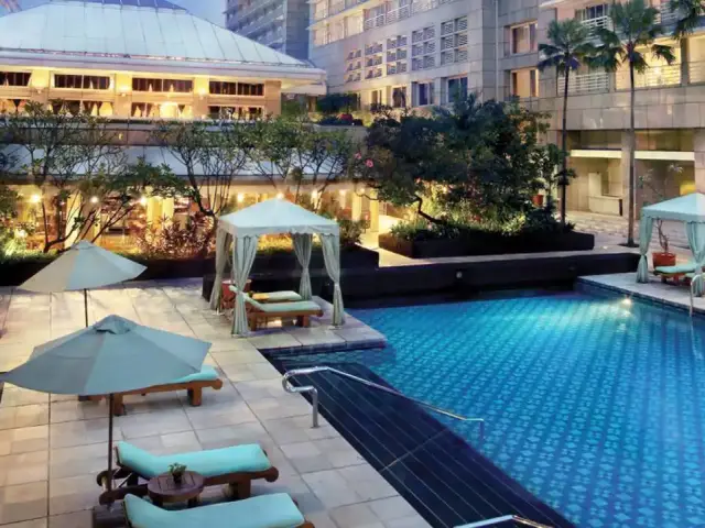 Gambar Makanan Poolside - Four Seasons 1