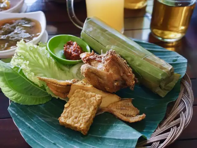 Gambar Makanan Rumah Makan pondok Bambu Tirza 3 6