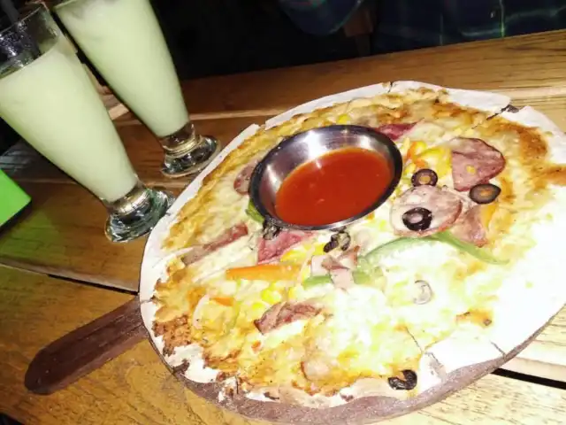 Gambar Makanan Wood Rock Pizza and Grill 1