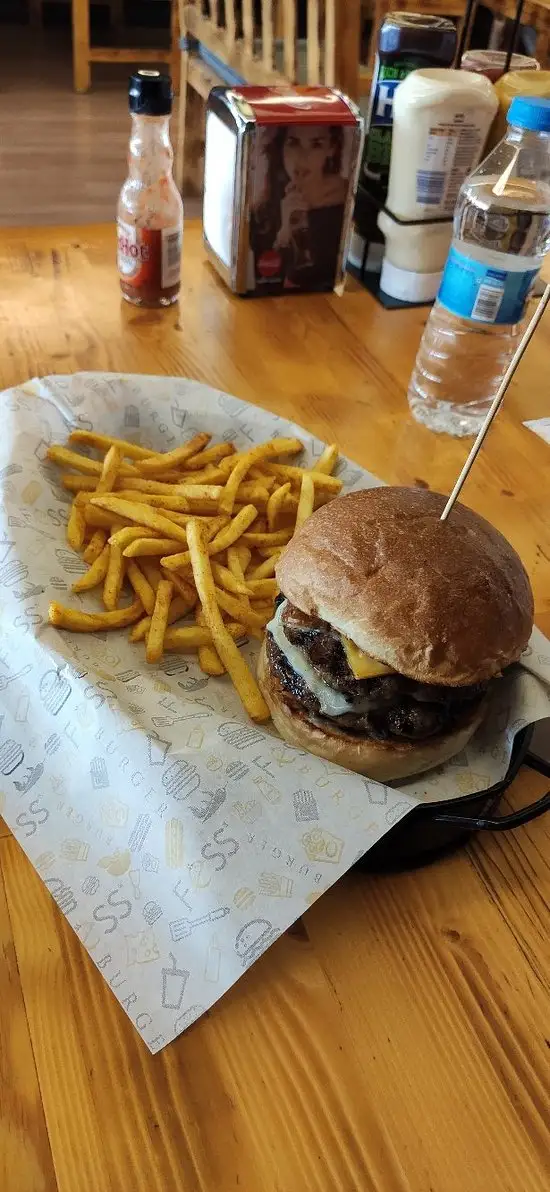 Fess Burger'nin yemek ve ambiyans fotoğrafları 8