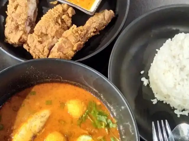 Baan Kanom Jeen Food Photo 2