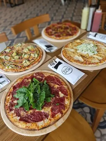 Pizza Locale'nin yemek ve ambiyans fotoğrafları 1
