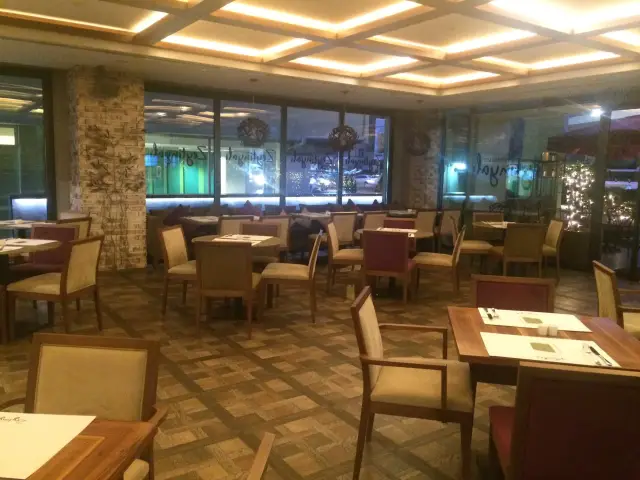 Zeytinyalı Restaurant - Double Tree By Hilton İstanbul Esentepe'nin yemek ve ambiyans fotoğrafları 6