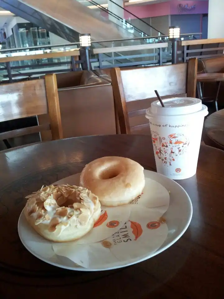 J.Co Donuts & Coffee