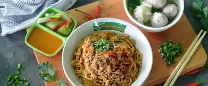 Mie Ayam Baso Apollo