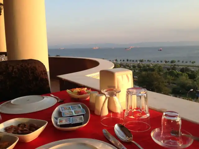 Ada Tesisleri Teras Cafe & Restaurant'nin yemek ve ambiyans fotoğrafları 2