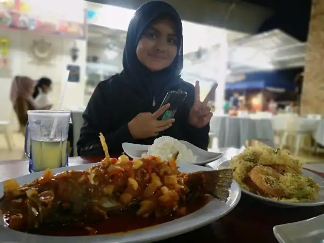 Medan Selera Anjung Senja Food Photo 4