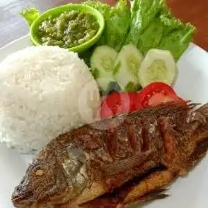 Gambar Makanan lalapan ibu Yani, Canggu 3