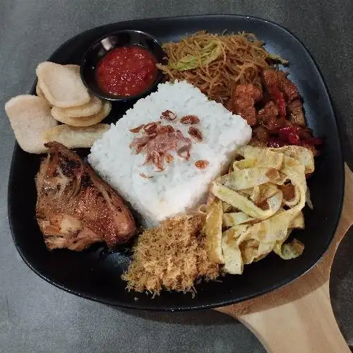 Gambar Makanan Nasi Kuning Dapoer Mak Lie, Pandega Marta 8