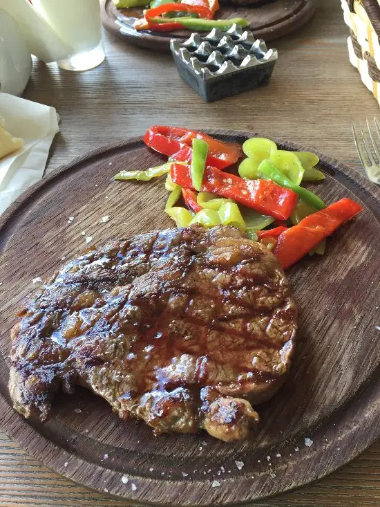 Ora Steak & Burgers'nin yemek ve ambiyans fotoğrafları 6