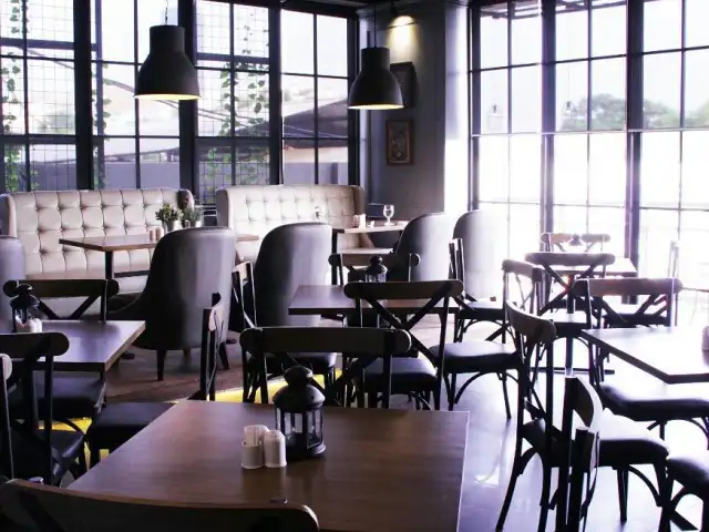 Gambar Makanan Maple Cafe - Maple Hotel 2