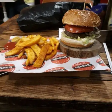 Beeves Burger'nin yemek ve ambiyans fotoğrafları 8